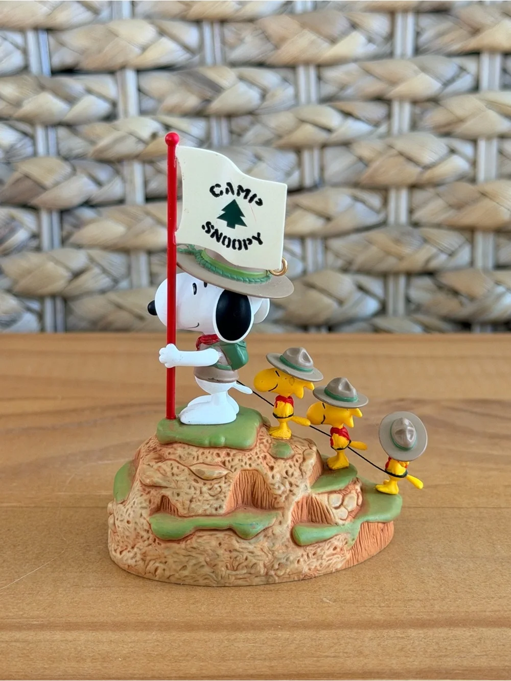 Hallmark Ornament 2010 Peanuts The Fearless Crew! The Peanuts Gang Beagle Scouts